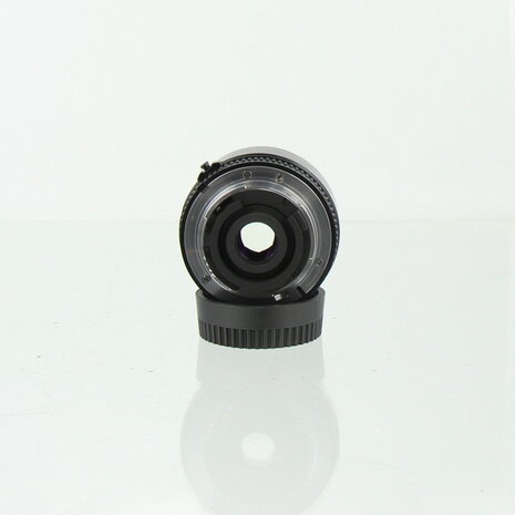 Nikon AF Nikkor 28mm f/2.8 D