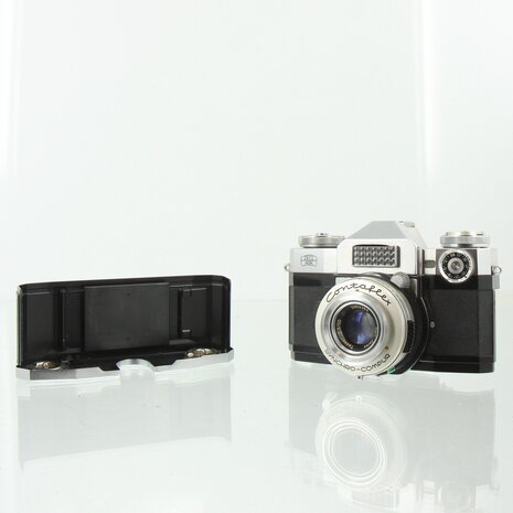 Zeiss Ikon Contaflex with Carl Zeiss Tessar 50mm f/2.8