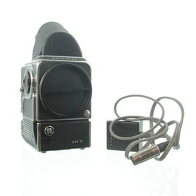 Hasselblad 500 EL body met lader en 1 originele batterij en 9V adapter batterij
