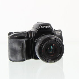 Minolta :  Dynax 3xi met minolta AF Power Zoom 35-80 mm 1:4 (22)-5.6